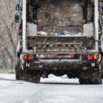 Winterse omstandigheden zorgen voor opschorting van afvalinzameling in Nederlandse steden