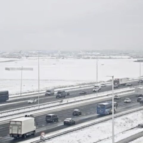Winterstorm stillegt alle vluchten op Schiphol, ongeveer 258 vluchten geannuleerd