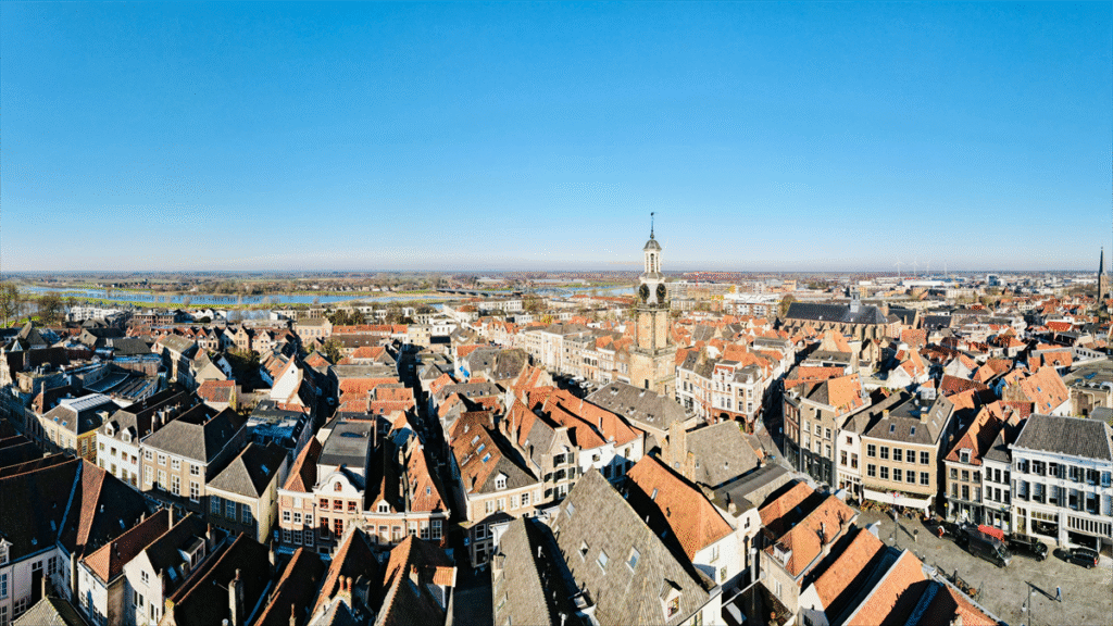 Zutphen stelt ontwikkeling van voormalig Liander-kantoor vooralsnog uit