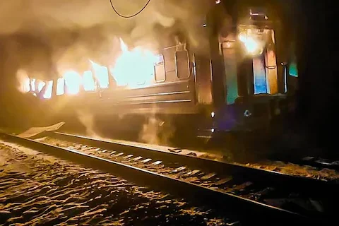 Russische drones treffen passagierstrein in oostelijk Oekraïne, dodental loopt op