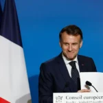 Macron opent deur voor dialoog met Moskou over naoorlogse veiligheid