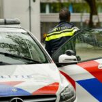 17-jarige aangehouden in Amsterdam na vondst van 400 wapens in woning
