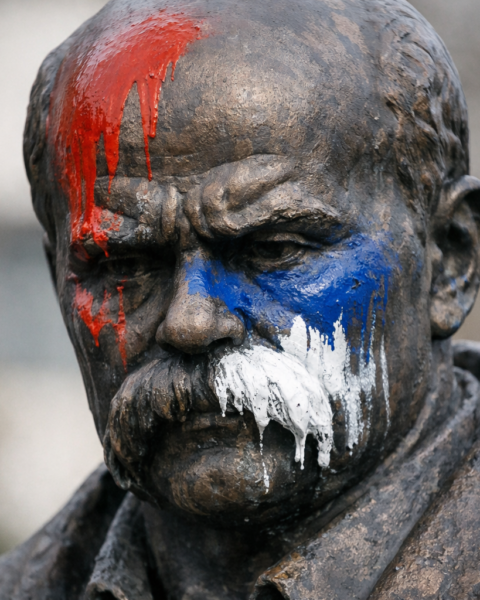 Shevchenko-monument in Servië beklad op invasie-herdenking, Russische hybride oorlog in focus