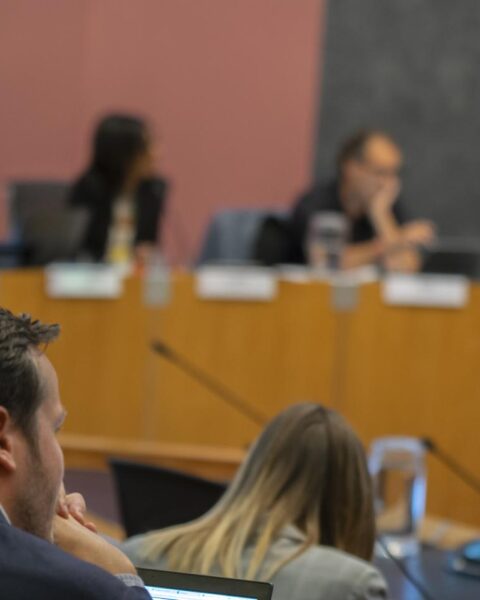 Aantal gemeenteraadsleden dat bedreigingen ontvangt, verdubbelde sinds laatste gemeenteraadsverkiezingen