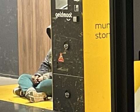 Amsterdam repatrieert steeds meer dakloze mensen met een crackverslaving