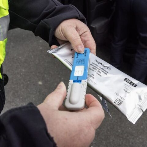 Automobilist in Delft voor de 32ste keer betrapt zonder rijbewijs en onder invloed