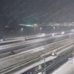 Bij Schiphol zijn 575 vluchten geannuleerd of vertraagd door sneeuw; 50 meer betrokken morgen