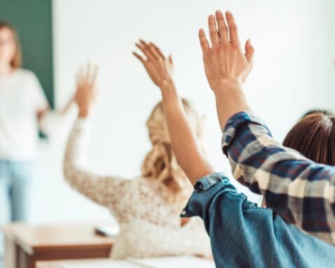 Bioscoopuren in Nederlandse middelbare scholen zullen met 30% verminderen door nieuw curriculum