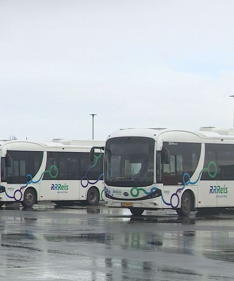 Buschauffeurs in Lelystad slaan alarm over onveilige situaties door defecte bussen