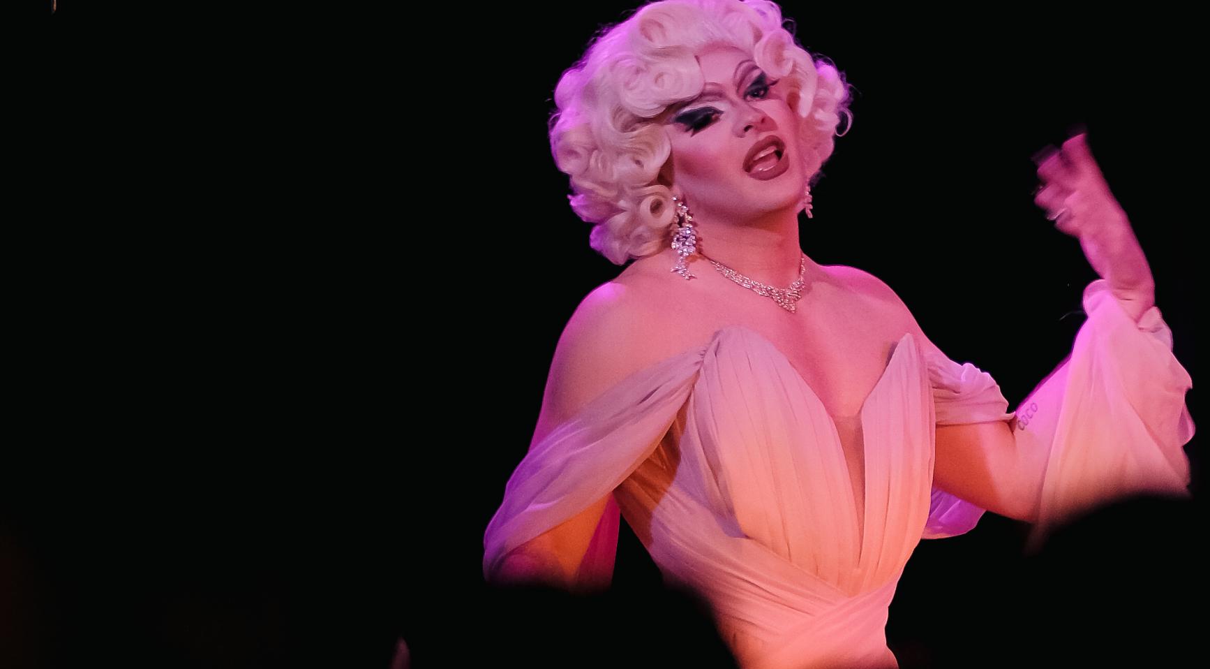 "Charlene Coco uit Amsterdam: 'Iedereen doet elke dag aan drag tijdens het werk'"