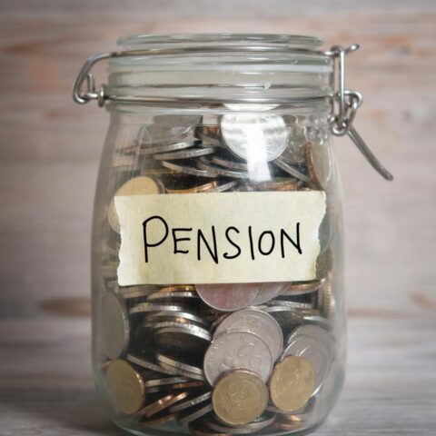 Coalitiepartijen versoepelen AOW-pensioenplan onder druk van oppositie