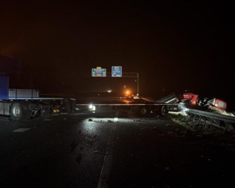 Code rood voor gladde wegen in Noord-Nederland; NL Alert om van de wegen te blijven
