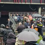 Demonstranten verstoren herdenking bombardement Nijmegen, negen arrestaties verricht
