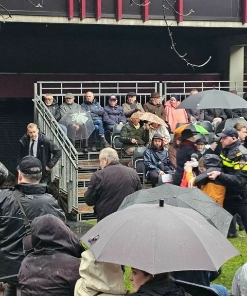 Demonstranten verstoren herdenking bombardement Nijmegen, negen arrestaties verricht