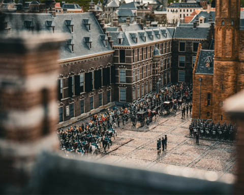 Den Haag moet geheimen rond uitbreiding Madurodam nu openbaar maken