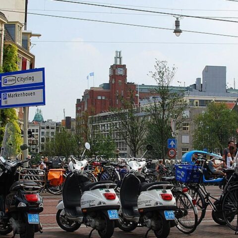 Diefstal van scooters en snorfietsen in Nederland daalt naar laagste niveau in 13 jaar, steden blijven risicogebied