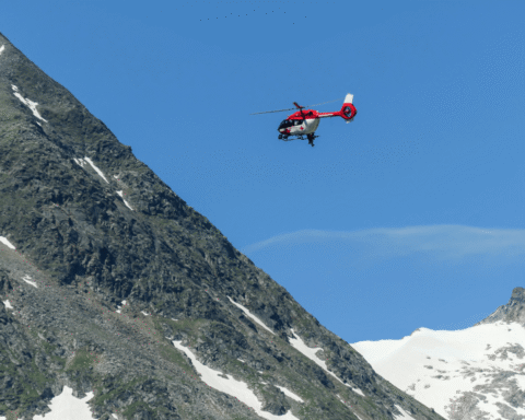 Drie Nederlanders getroffen door lawine in Tirol; 71-jarige man overleden