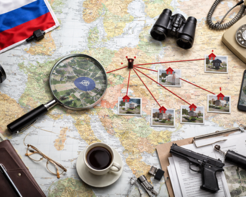 Kremlin bouwt spionagenetwerk op via strategische vastgoedaankopen bij NAVO-bases