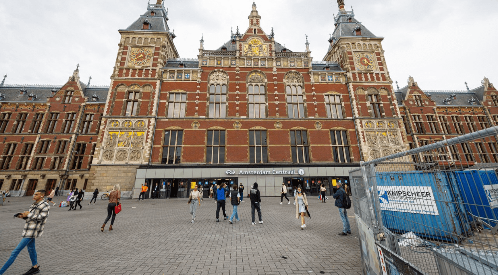 Grote verstoringen op Amsterdam Centraal: nachttreinen stopgezet, dagdiensten beperkt