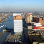 Het Nieuwe Luxor in Rotterdam: een 25-jarig architectonisch icoon in de stad