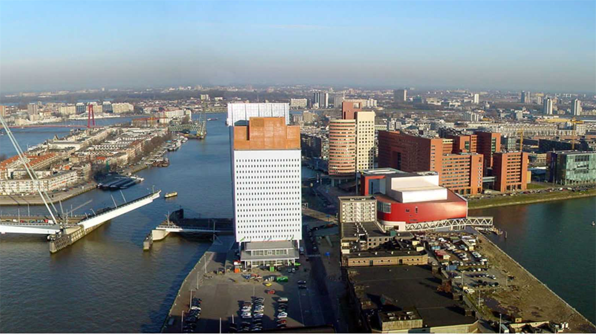 Het Nieuwe Luxor in Rotterdam: een 25-jarig architectonisch icoon in de stad