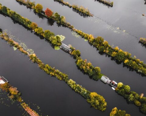 Hilversum en Wijdemeren stemmen pas op 18 november 2026 na fusiebesluit