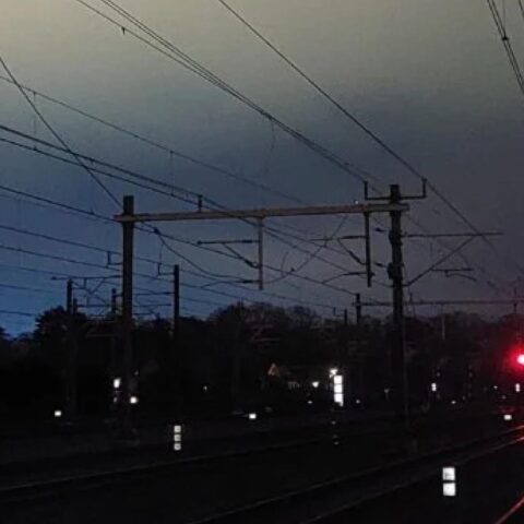 Honderden passagiers op trein bij Utrecht ontsnappen aan ontsporing; evacuatie voor gepland