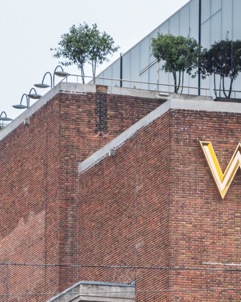 Hotel W in Amsterdam betaalt al drie jaar geen huur, ontruiming dreigt door € 23,4 mln achterstand