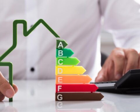 Huishoudelijke energiekosten dalen met 2,5 procent naar ongeveer €1.993 in 2026