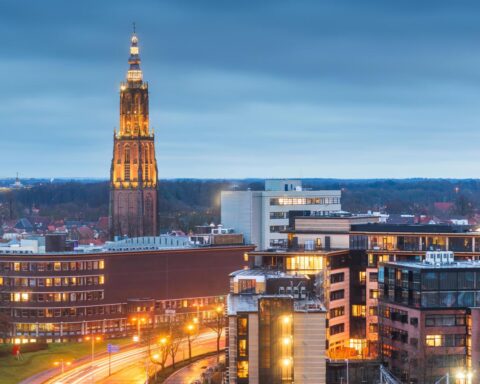 IJswegen blijven gevaarlijk in noordoost Nederland door koufront