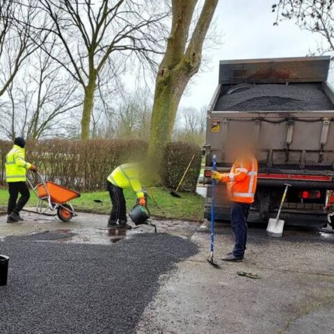 'Illegale asfaltcowboys actief op Gronings platteland: slachtoffers voelen zich onder druk gezet'