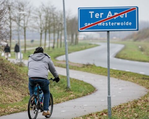 IND betaalt 79 miljoen euro aan asielzoekers door lange wachttijden