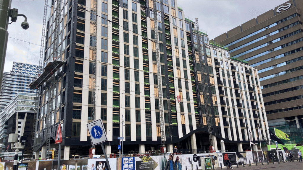 Investerende partijen op woningmarkt: kritiek op coalitieambities en financieel tekort