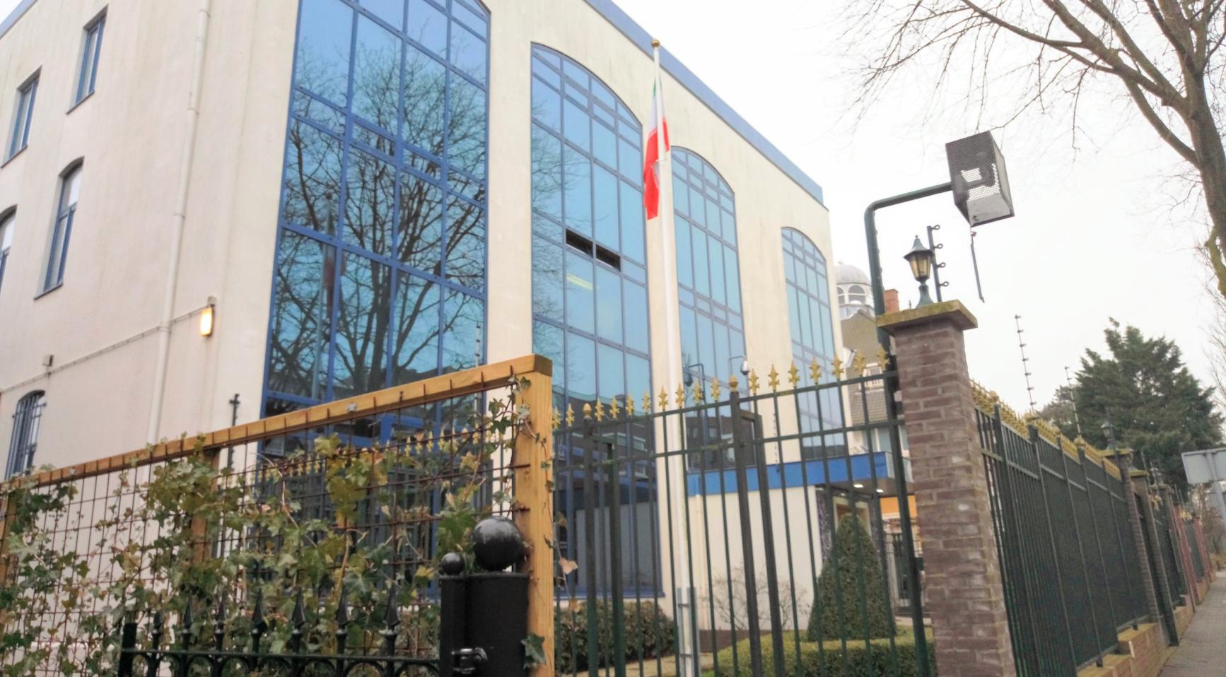 Iran roept Nederlandse ambassadeur op vanwege verboden Starlink-apparatuur bij ambassadepersoneel