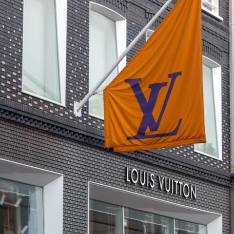 Louis Vuitton оштрафован на €500,000 за отмывание денег в Нидерландах