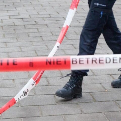 Man van 34 doodgeschoten op straat in Rotterdam; grote onderzoeksteam zoekt 2 verdachten