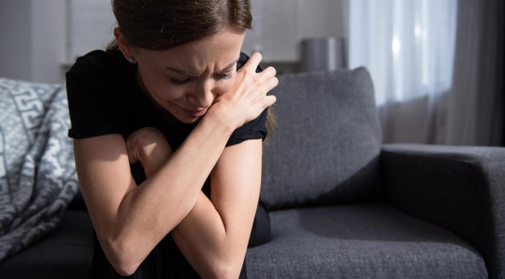 Meer dan 20.000 leerlingen van middelbare scholen melden seksueel wangedrag, van opmerkingen tot verkrachting