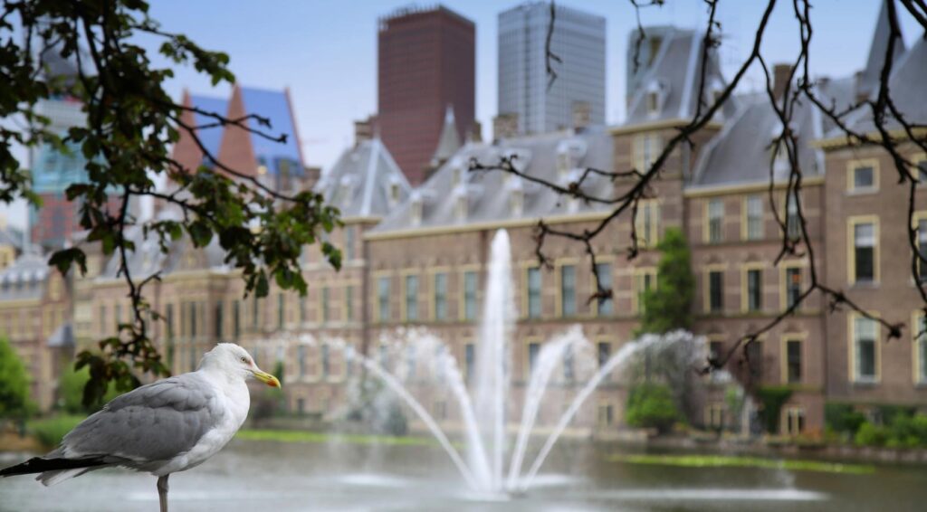 Nederland blijft in top 10 minst corrupte landen, ondanks laagste score tot nu toe