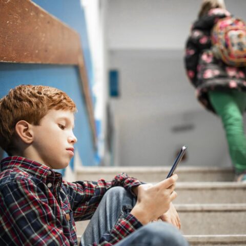Nederland overweegt opnieuw een verbod op sociale media voor kinderen onder de 15 jaar