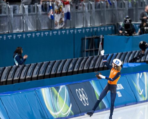 Nederland vestigt recordaantal gouden medailles op Olympische Winterspelen met overwinningen van Bergsma en Groenewoud in Milaan