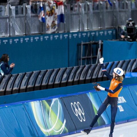 Nederland vestigt recordaantal gouden medailles op Olympische Winterspelen met overwinningen van Bergsma en Groenewoud in Milaan