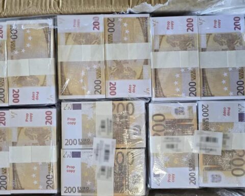 Nederlandse autoriteiten blokkeren €1,2 miljard aan valse bankbiljetten in grote Europol-operatie