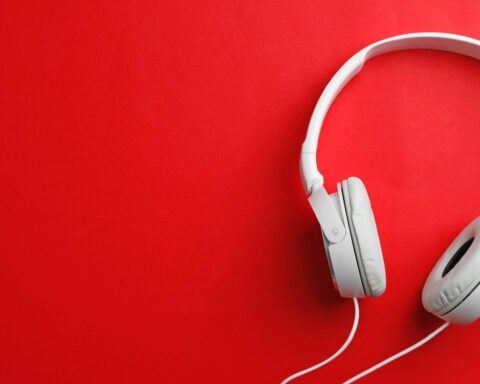 Nederlandse retailers halen populaire koptelefoons uit de verkoop vanwege schadelijke stoffen