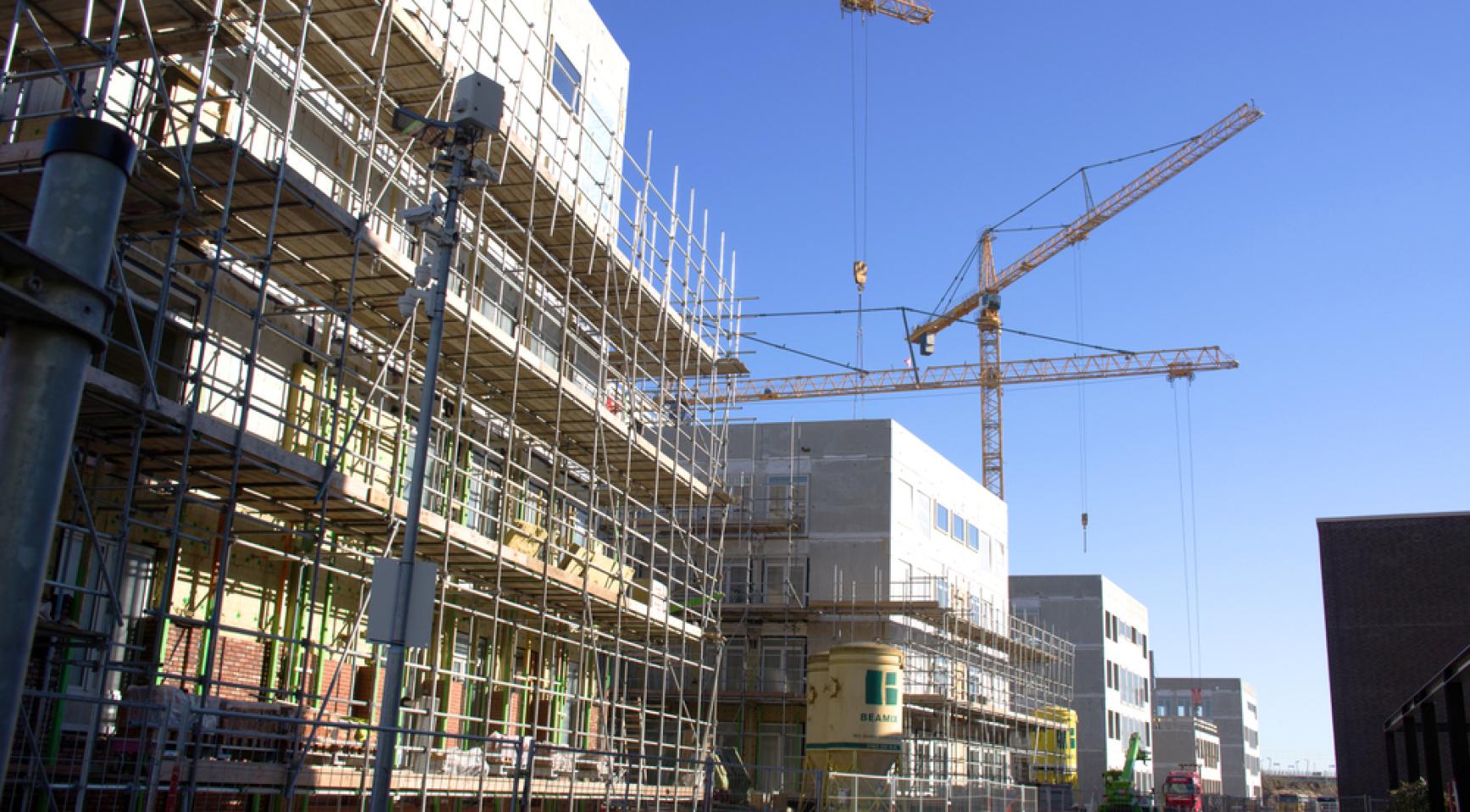 Nederlandse vastgoedmarkt verwelkomt buitenlandse investeerders na daling tot 1% in investeringsaandeel