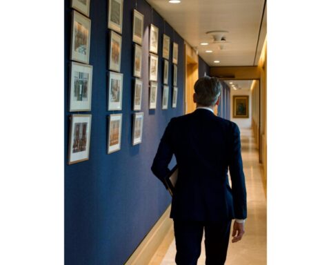 Oud-premier Dick Schoof reflecteert na laatste kabinetbijeenkomst; ineenstorting was onvermijdelijk