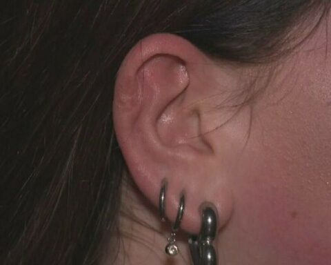 Piercingshop in Coevorden sluit na tientallen meldingen van ontstekingen aan het oor