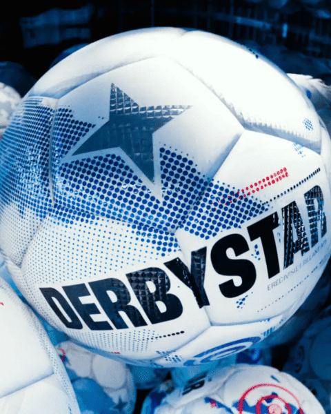 PSV en Feyenoord laten zich niet van de wijs brengen en behalen overwinningen na vroege doelpunten