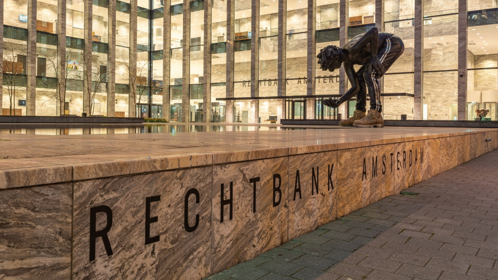 Rechter oordeelt: Stadgenoot moet huurder verhuisvergoeding van € 7.500 betalen ondanks huurschuld