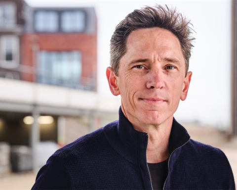 Rijksbouwmeester pleit voor woningsplitsing in plaats van nieuwbouw voor snelle woonoplossingen