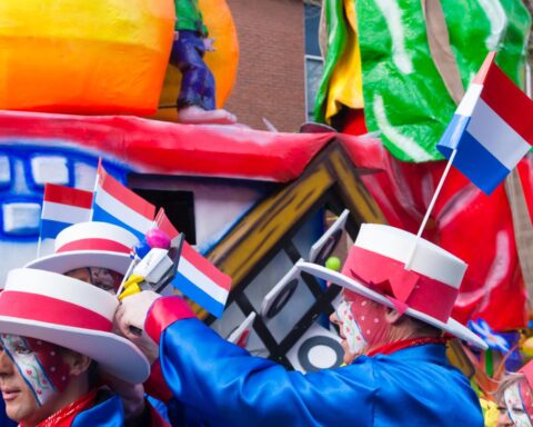 Rode Kruis waarschuwt voor koud weekend terwijl carnaval in Nederland van start gaat